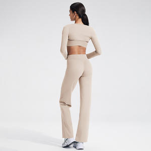 Ensemble de yoga taille haute sans coutures 3 pièces couleur unie, haut court, leggings longs, décolleté en V profond, bretelles spaghetti, respirant et élastique - Product Image 2
