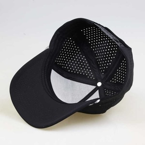 Casquette de baseball à 5 panneaux imperméable et découpée au laser Casquette personnalisée en PVC avec logo Casquettes à bord incurvé du fabricant du golf et du sport du Vietnam - Product Image 3