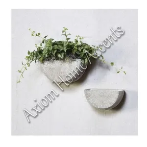 Maceta Colgante para Plantas Pequeñas con Cadenas Metálicas, Ideal para Decoración Moderna de Jardín y Hogar de Axiom Home Accents - Product Image 2