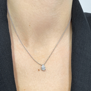 Colgante Solitario con Diamante de Laboratorio en Forma de Pera de 1.55 Quilates - Joyería Elegante para Mujer - Product Image 4