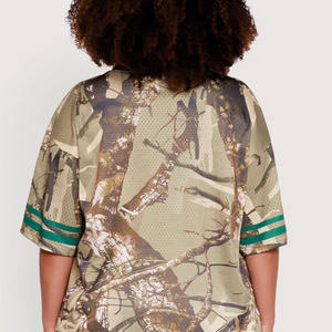 Camiseta de Fútbol Americano de Camuflaje Personalizada de Alta Calidad para Mujer, Ajuste Holgado, Malla Transpirable, Ropa Deportiva para Equipos, Fabricante OEM al por Mayor - Product Image 2