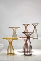Table console moderne en métal noir avec plateau en verre trempé, design à base croisée, meubles de salon