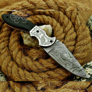 มีดพับดามัสกัสทำมือแบบกำหนดเองพร้อมด้ามจับทำจากเขาสัตว์  แกนเหล็กสลักลาย  ปลอกหนัง  มีดพกพา EDC  ผู้ผลิต OEM - Product Image 2