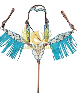 Ensemble d'articles équestres en cuir véritable de qualité supérieure, avec un design perlé du sud-ouest et des franges turquoise, léger, saisonnier et durable. - Product Image 2