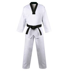 Uniforme de Taekwondo de ajuste personalizado con opciones de impresión de logotipo Traje ligero y duradero para entrenar artes marciales profesionales - Product Image 1