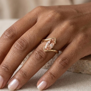 Bague en or 14 carats avec diamant de laboratoire taille marquise 2 carats, diamant rose jaune certifié IGI VS1, bague de fiançailles et de mariage personnalisée pour femme - Product Image 3