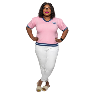 Pull en maille rose clair à col en V pour femme, manches bouffantes, pull décontracté, haut tendance avec logo brodé, vêtement élégant - Product Image 1