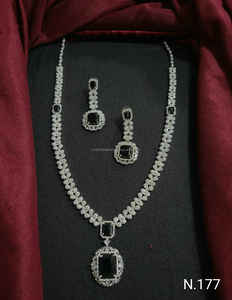 Conceptions simples diamant américain plaqué argent Long collier clouté avec boucle d'oreille assortie ensemble de bijoux pour les femmes de mariage - Product Image 2