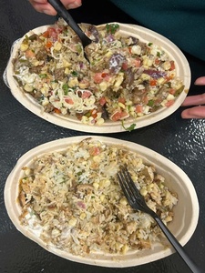 Bol à riz en bagasse compostable avec couvercle transparent, emballage durable de 18 oz, ovale, pour emporter, pour riz, pâtes et salades - Product Image 1