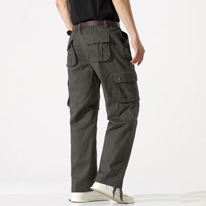 Pantalon cargo de luxe pour homme, coupe ample, en coton sergé fin, élégant, personnalisé, décontracté chic, avec poches latérales - Product Image 4