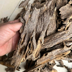 Copeaux d'encens d'agarwood naturel de haute qualité, grade AAA+, doux, sucrés, boisés, à couches complexes, origine Vietnam - Product Image 5