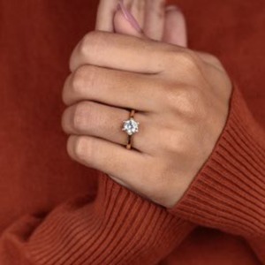 Anillo de diamantes creados en laboratorio de diseño elegante para uso diario, chapado en oro de 10K, 14K y 18K - Product Image 5