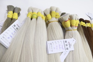 ผมต่อแบบพรีเมียม 100 กรัม ผมแท้เวียดนาม สีบลอนด์ ยาว 60 ซม. เนียนเรียบ ไม่พันกัน - Product Image 4