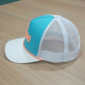 Casquette de golf trucker personnalisée à 5 panneaux, broderie 3D, visière pré-courbée, dos en maille, OEM ODM, faible MOQ, fournisseur de couvre-chefs de golf - Product Image 4