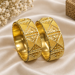 Conjunto de Brazaletes Anchos con Diseño de Corazón Geométrico para Mujer, Joyería de Cobre con Baño de Oro de 24K, Joyería Tradicional India para Novias, Bodas y Fiestas - Product Image 1