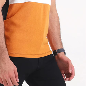 Camiseta de Hombre con Bloques de Color Negro, Blanco y Naranja, Cuello Redondo, Manga Corta, Informal, de Verano, Ligera y Transpirable - Product Image 4