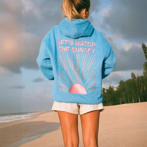 Sweat-shirt à capuche oversize pour femme, noir, imprimé Forever Chasing Sunsets, épaules tombantes, manches longues, en coton tricoté, vêtement d'été - Product Image 3