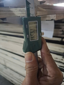 Contrachapado de Madera Dura 4x8 WBP Acacia Eucalipto Impermeable con Revestimiento Fenólico Marino para Encofrados de Construcción - Product Image 5