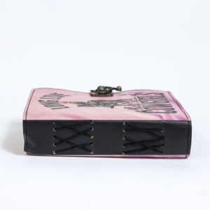 Mini Diario de Cuero Hecho a Mano con Diseño LONG LIVE COWGIRLS, Papel Ecológico, Opción de Regalo Personalizable - Product Image 4