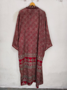 Robe longue kimono en soie Bridel, patchwork, pour couvrir le bikini, vêtement de nuit, kimono en sari indien vintage recyclé fait main - Product Image 3