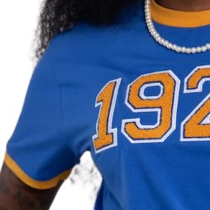 1922 เสื้อยืดรอยัลบลู ยูนิเซ็กส์ เกรก ซอร์โรริตี้เสื้อยืดสีน้ำเงินทองเสื้อเชิ้ตผ้าฝ้ายลำลองสวมใส่ได้ทุกวันสวมใส่สบายสไตล์พรีเมี่ยม - Product Image 4