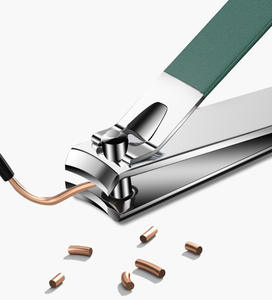 Ensemble de manucure et pédicure haut de gamme, de qualité supérieure, fabriqué sur mesure en acier inoxydable léger, avec emballage personnalisé - Product Image 2
