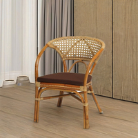 Fauteuil SIENTA en rotin et bois, fait main, style classique et moderne, idéal pour l'extérieur, les jardins, les appartements, les hôtels et les villas – Meilleure vente