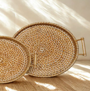 Ensemble de plateaux ovales en rotin empilables avec des bases à motifs géométriques et des poignées intégrées, disponibles à prix de gros. - Product Image 3