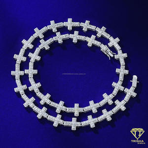 Chaîne à maillons croisés en argent sterling 925 unique, ornée de diamants de laboratoire, pour un bijou moderne et tendance. - Product Image 2