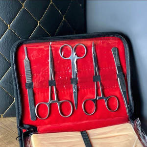 Kit complet d'entraînement aux sutures pour étudiants en médecine avec coussinet en silicone et instruments en acier inoxydable pour la formation clinique - Product Image 3