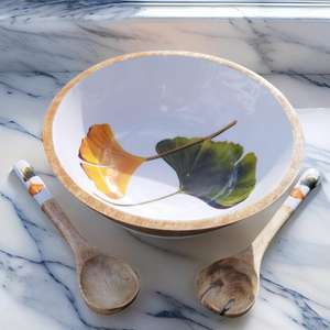 Bol à salade en bois émaillé fait main avec motif feuille de Ginkgo, vaisselle moderne écologique et compatible lave-vaisselle pour la maison et la cuisine - Product Image 5