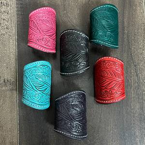 Support de Foulard en Cuir Véritable Façonné à la Main, Style Western, avec Plumes – Accessoire de Mode Cowboy et Cowgirl – Vente en Gros - Product Image 5