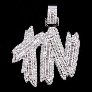 Pendentif de luxe en forme de lettre TN serti de diamants de laboratoire pour collections de bijoux en argent pour la vente en gros - Product Image 3