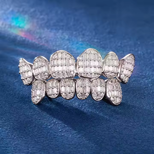 Grillz dentaire Hip Hop personnalisé en argent 925 avec moissanite taille baguette, entièrement serti, unisexe, bijoux de fête - Product Image 3