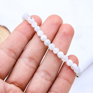 Bracelet extensible en pierres de lune blanches naturelles lisses et rondes, bijoux fins, Memoria Jewels - Product Image 6