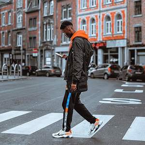 Sac messager tactique noir de petite taille pour hommes, fabriqué au Vietnam, produit très demandé, avec plusieurs modes de portage - Product Image 2