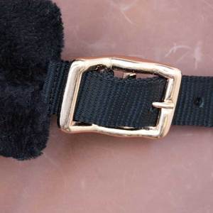 Cabestro de lana negra para caballo con hebillas doradas y correas ajustables para equitación - Product Image 5