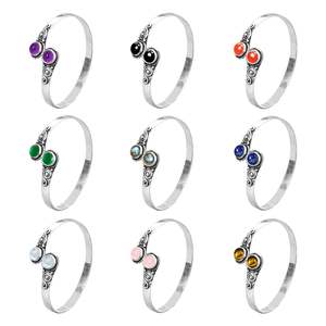 Pulsera Ajustable Plateada con 2 Piedras Redondas de Latón y Gemas Multicolores, Pulsera Casual para Mujer y Niña - Product Image 1