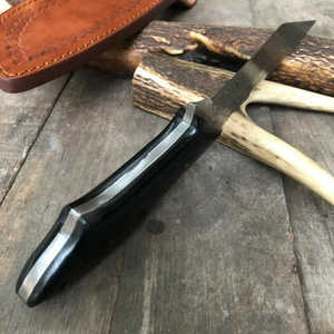 Cuchillo de Caza Hecho a Mano de Acero de Damasco con Mango de Micarta y Funda de Cuero Fino, Cuchillo de Caza y Camping de 8 Pulgadas - Product Image 2