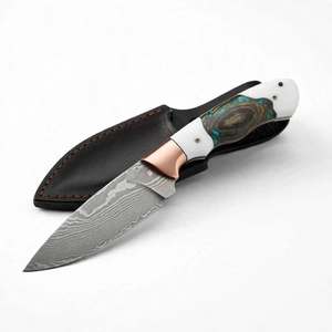 Couteau utilitaire compact artisanal en acier Damas, manche en bois et résine turquoise, poinçon en cuivre, étui en cuir - Product Image 1