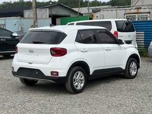 รถยนต์มือสองสีขาว ปี 2020 รุ่น Venue FWD 4 ประตู SUV 5 ที่นั่ง ไฟหน้า LED หลังคาซันรูฟ จอสัมผัส รถใช้แล้วจากเกาหลี - Product Image 2