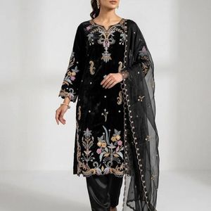 Ensemble Kurta et pantalon en verre premium brodé style romain avec magnifique doublure et dupatta brodée en organza pour femme – Tenue ethnique de créateur - Product Image 5