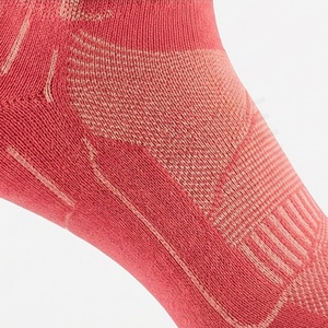 Chaussettes hautes pour hommes, couleur unie, tricotées, respirantes, style sportif, rouge - Product Image 5