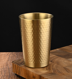 Taza de Cerveza y Café de Doble Pared, Apilable, de Alta Calidad, Dorada, Metálica, con Diseño Martillado, de Acero Inoxidable - Product Image 4
