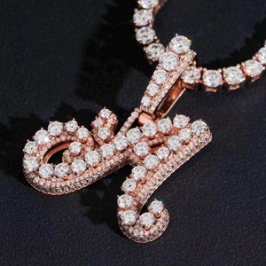 Pendentif Lettre J Personnalisé Iced Out en Or Rose avec Moissanite VVS1 Couleur D, Bijoux Hip Hop - Product Image 2