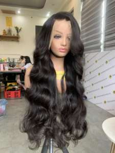 Vente en gros Perruque ondulée cheveux Remy vietnamiens Bouncy 100% cheveux humains du Vietnam Perruque à franges à bon prix - Product Image 5