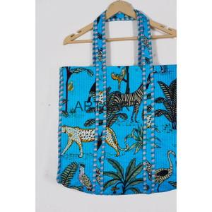Sac fourre-tout indien fait main en coton matelassé à motif floral vintage pour le shopping, à porter à l'épaule, pour le marché, rangement personnalisé - Product Image 3