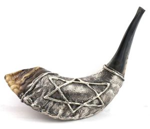 Corne de Shofar juive artisanale, marque NEHA ENTERPRISES, fabriquée à partir de corne de bélier naturelle pour les cérémonies religieuses, les festivals et les événements culturels - Product Image 5