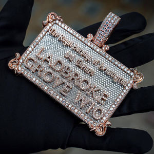 Colgante de Plata de Ley 925 Bañado en Oro con Diamantes de Moissanita Personalizados Estilo Rapper Hip Hop, Diseño Tarjeta de Crédito Iced Out - Product Image 1