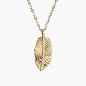 Collar con Colgante de Pluma en Oro Amarillo con Moissanita y Cadena de Eslabones, Joyería de Lujo para Uso Diario Femenino - Product Image 1